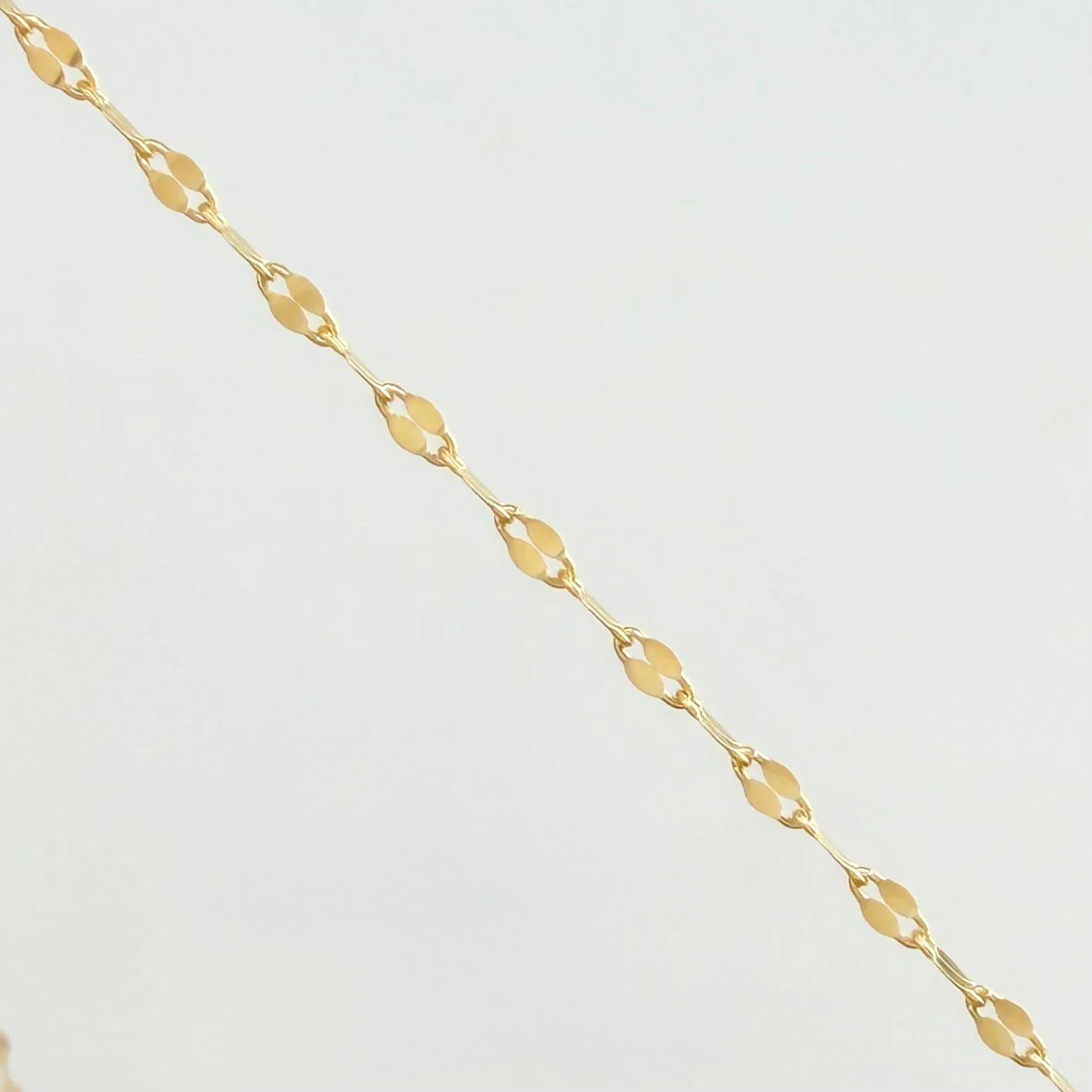 Set Cadena Flor De Espejo + Dije Dije Virgen De La Guadalupe / 1,3gr / 18 in Oro Amarillo 18K