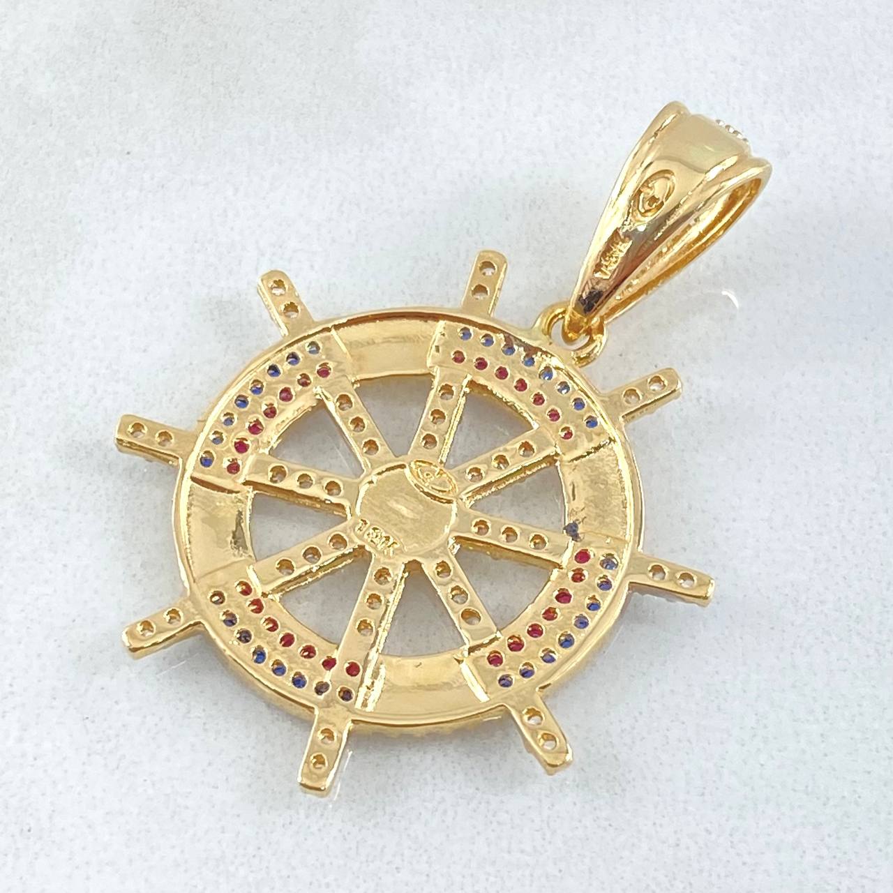 Pendant Helm 6.05gr / 1.6in / 18K Gold