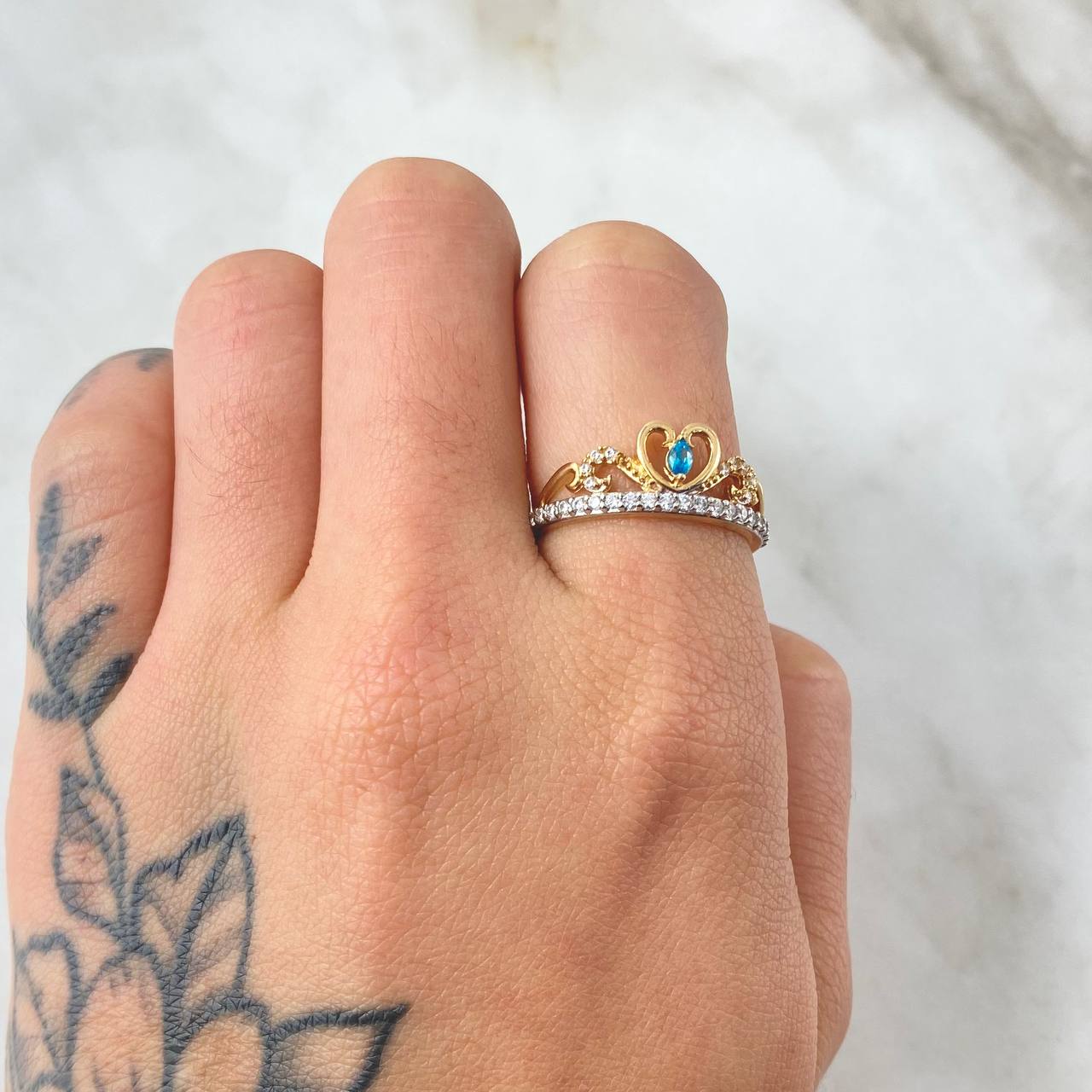 Anillo Corona Corazon Oleado 2.55gr / T6 3/4 / Dos Oros Amarillo Blanco 18K