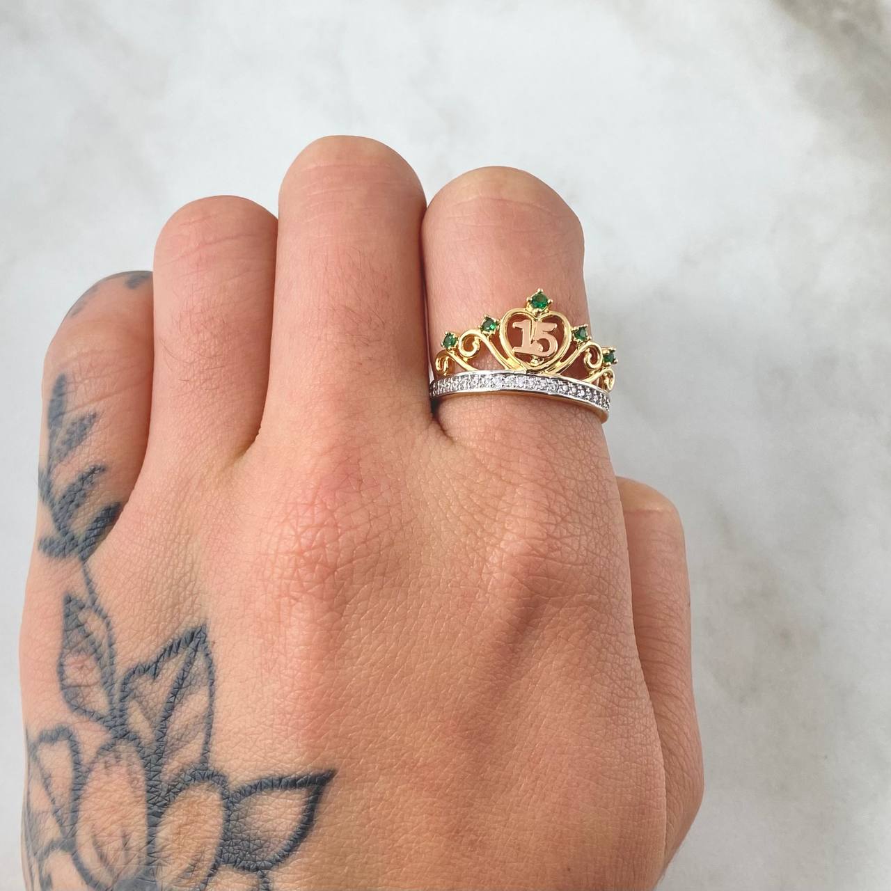 Heart Crown Ring Quinces 3.2gr / Size 7 1/4 / Two Tone Yellow White 18K