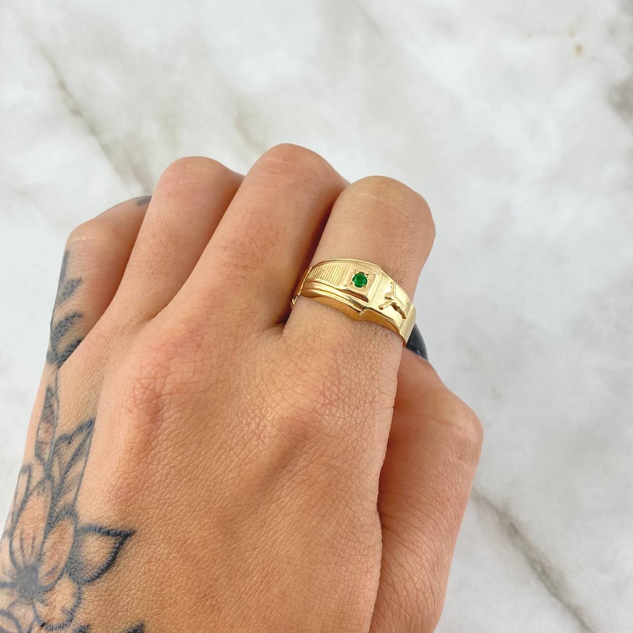 Anillo Cristo Punta Rayada 2.2gr / T5 3/4 / Oro Amarillo 18K *