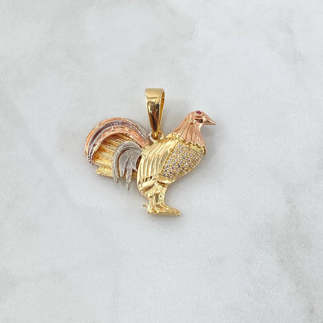 Pendant Fine Rooster 10.7gr / 3.5cm / White Fuchsia Zircons Three 18K Golds ©