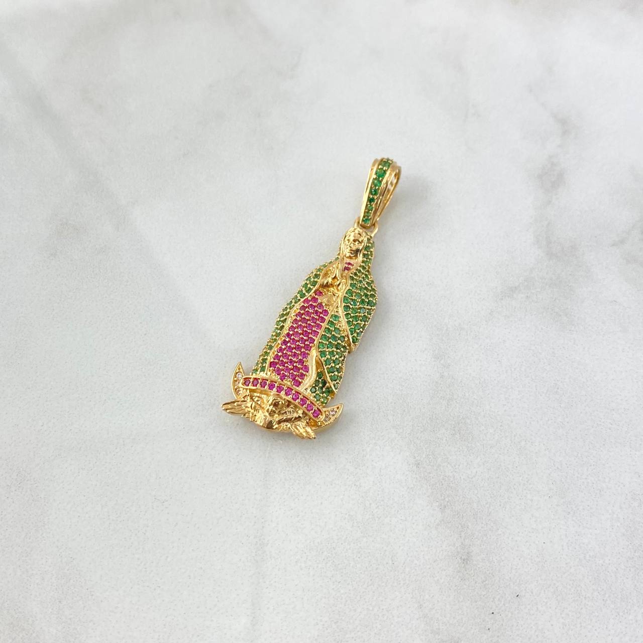 Dije Virgen de Guadalupe 7.3gr / 4.5cm / Circones Blancos Verdes Fucsia Oro Amarillo 18K ©