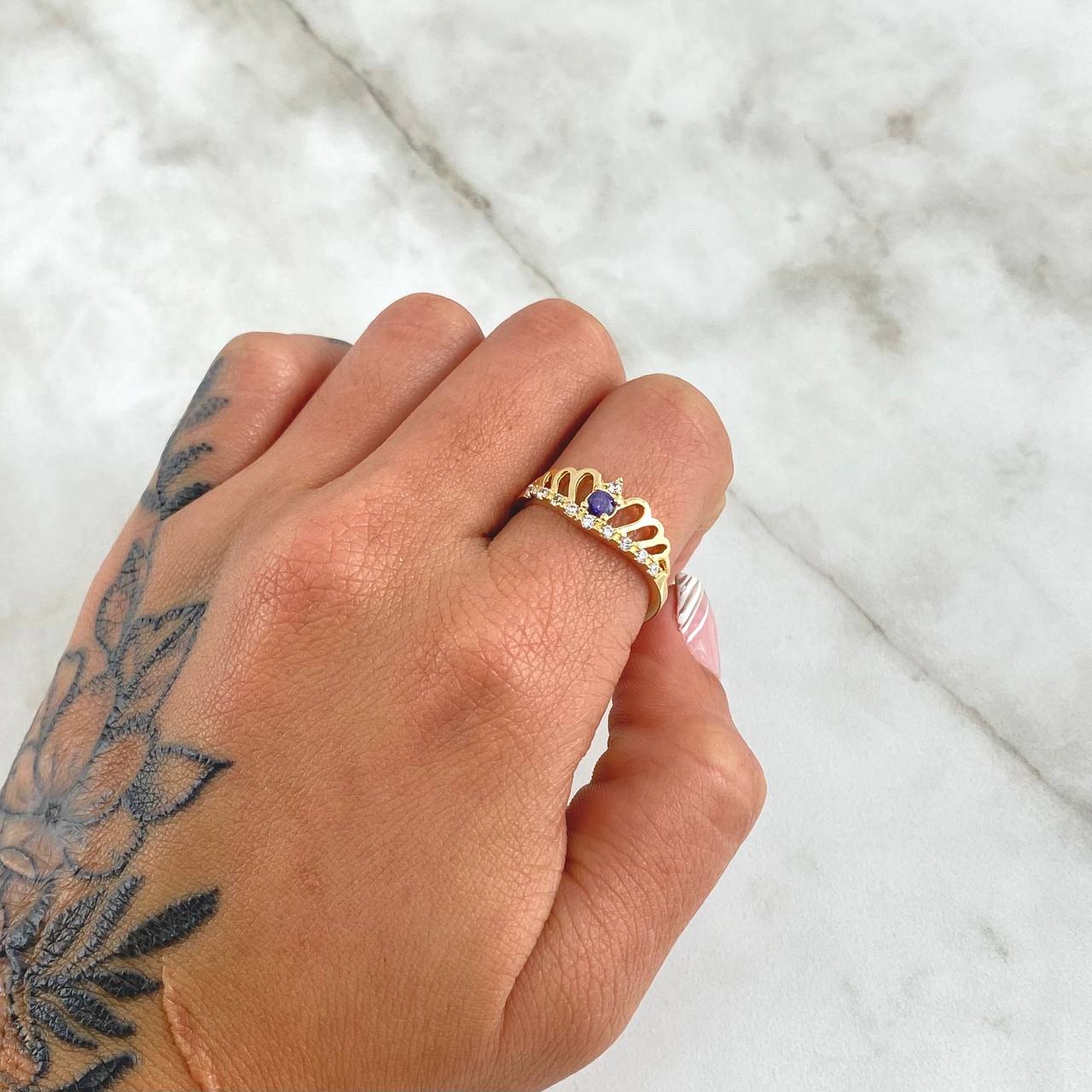 Wave Crown Ring 2.6gr / T7 3/4 / White Zircons - Purple 18K Yellow Gold ©