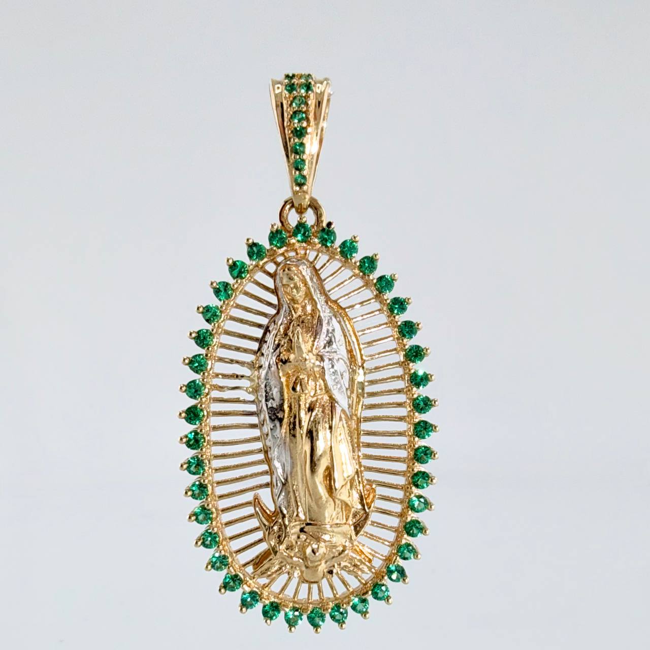 Dije Virgen Guadalupe Filigrana 6.5gr / 1 3/4 in / Dos Oros Amarillo Blanco 18K ©
