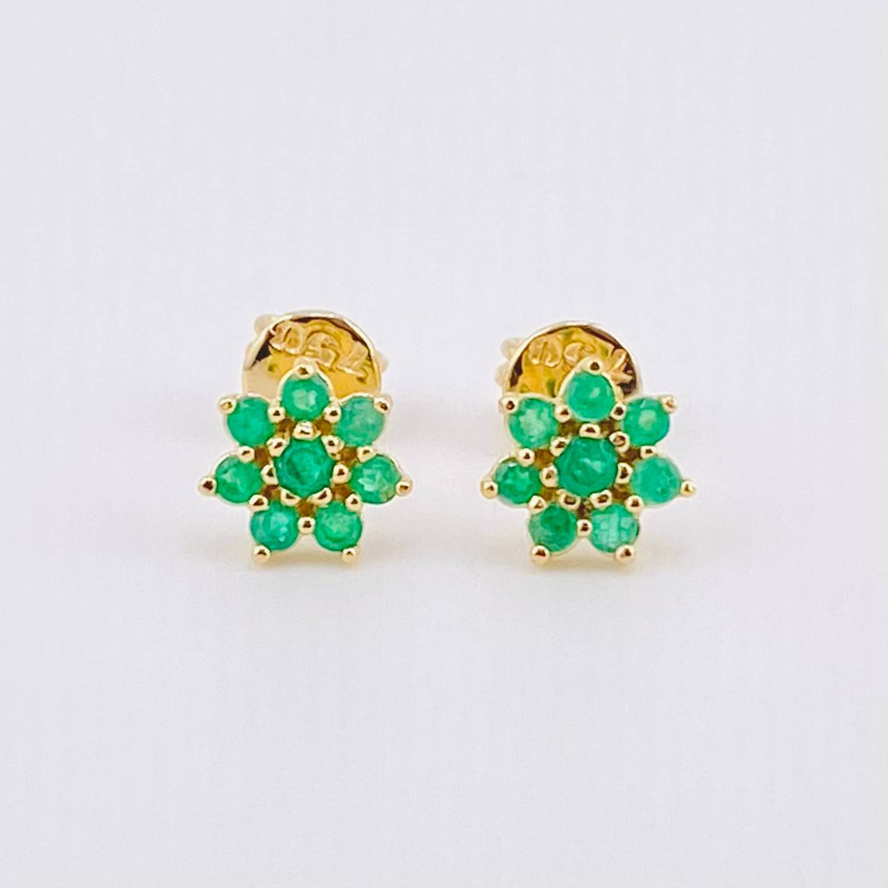 Topos Flor Fugaz Esmeraldas 29pts 1.45gr / 7mm Oro Amarillo 18K ©