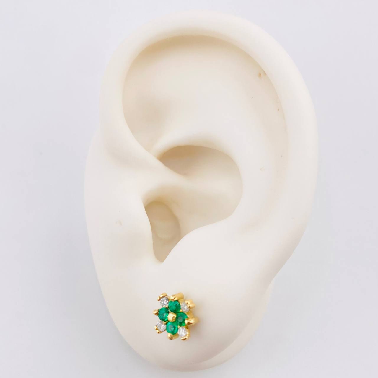 Topos Centella Esmeraldas 24pts Diamantes 14pts 1.75gr / 7mm Oro Amarillo 18K ©