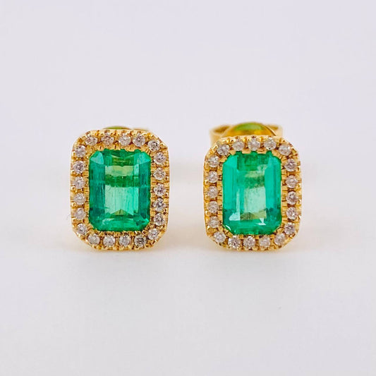 Topos Halo Rectangular Esmeraldas 1.2 Qts Diamantes 42pts 3.6gr / 1/4 in / Oro Amarillo 18K ©