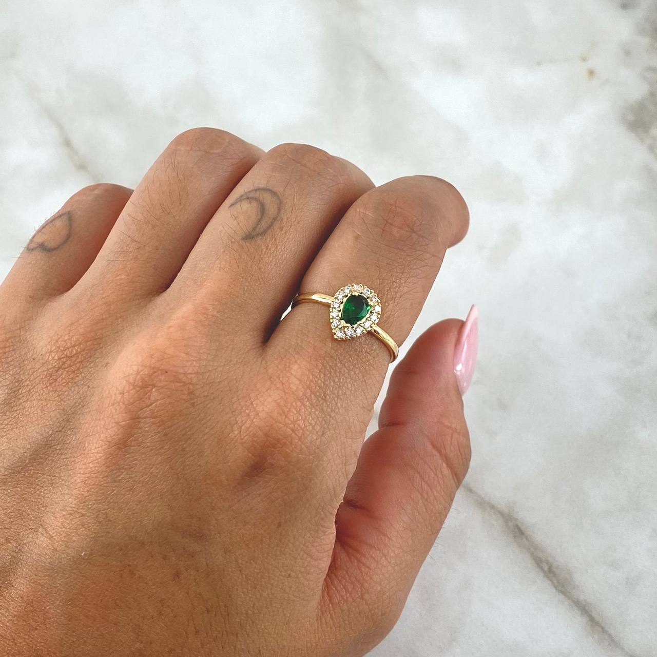 Drop Ring 1.95gr / Size 7 / White Zircons - 18K Yellow Gold Green