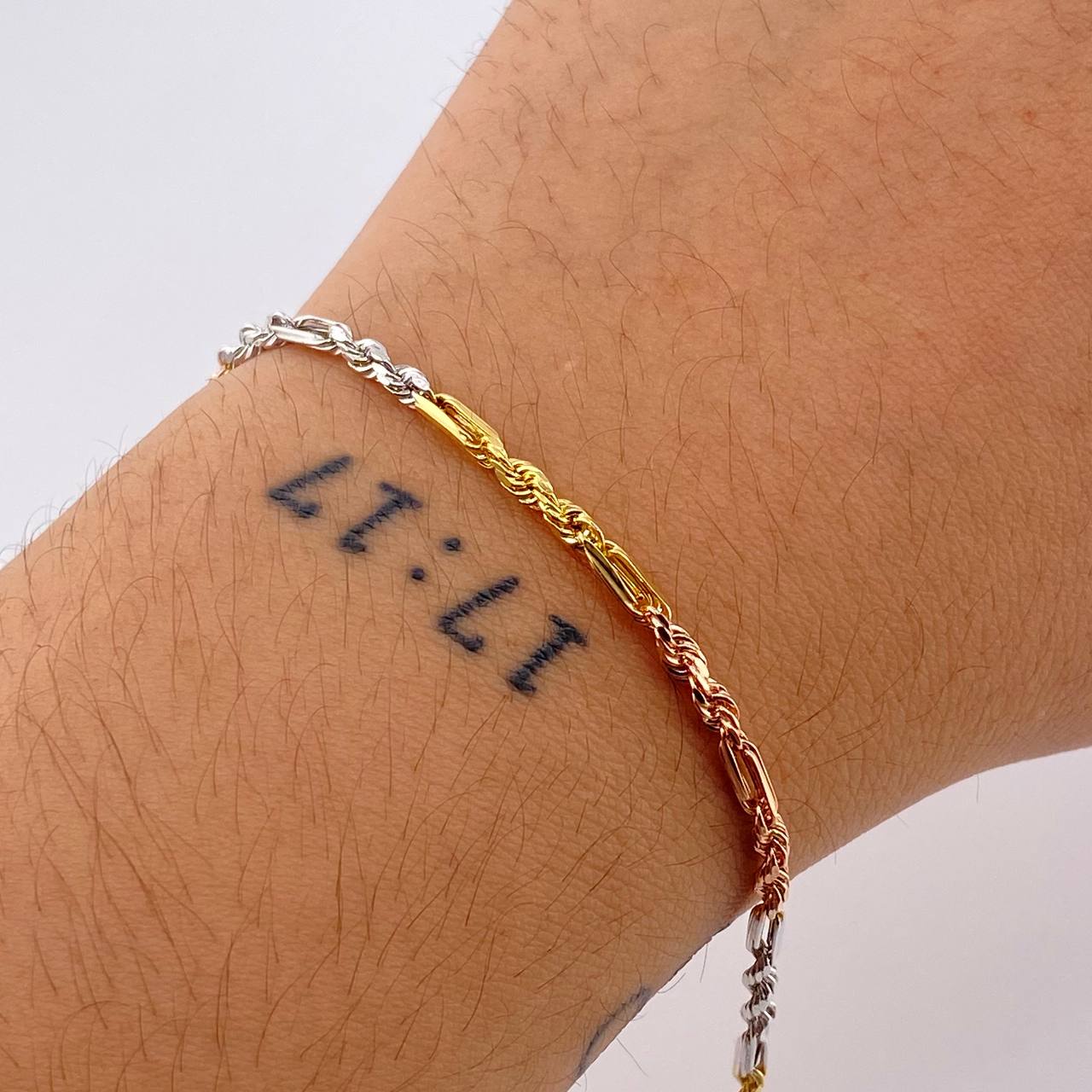 Pulso Lazo Intercalado 2.4gr / 7 1/2 in / 2.4mm Tres Oros +3 18K