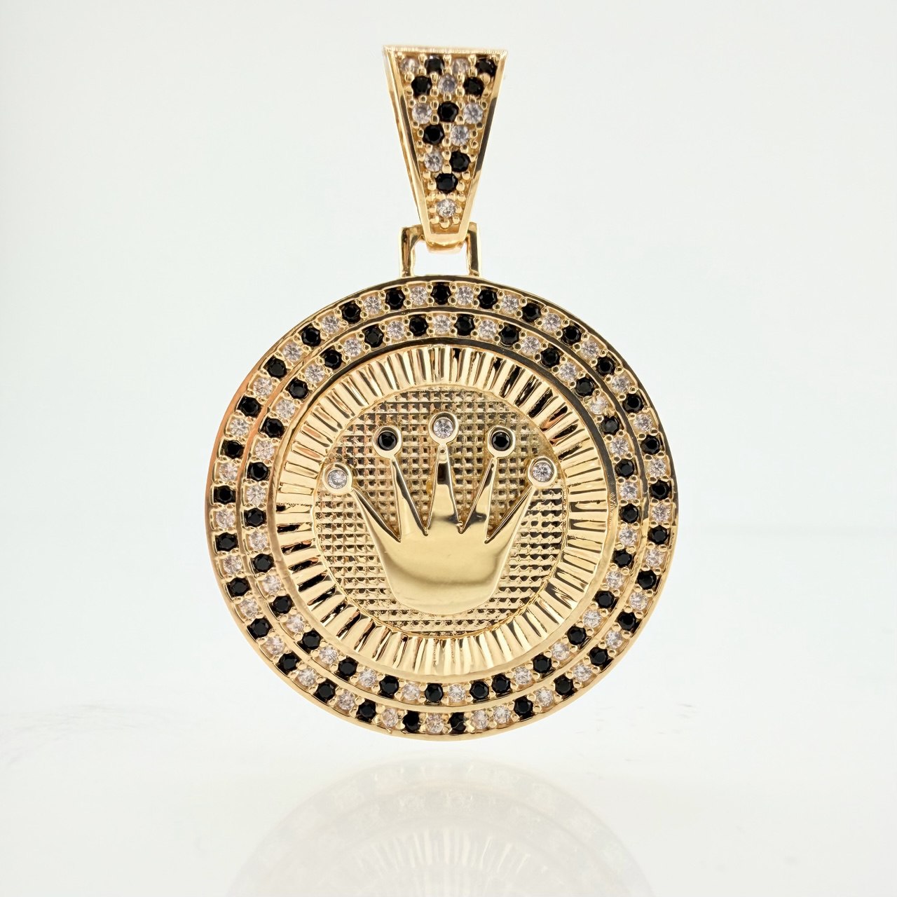 Dije Placa Corona Circular 7gr / 1 1/2 in / Oro Amarillo 18K ©