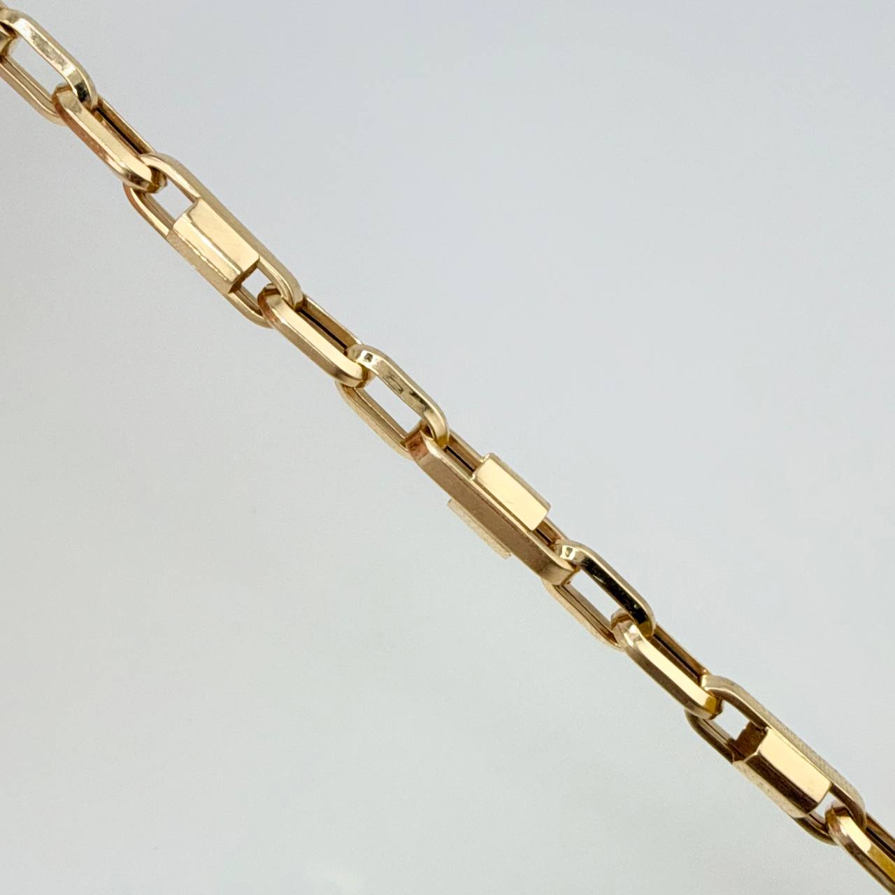 Pulso Rustico 6.8gr / 8 1/2 in / 5mm Oro Amarillo +3 18K