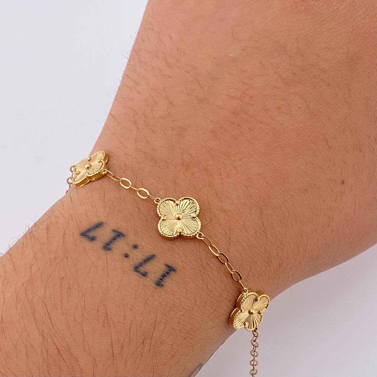 Pulso Aro Seguido Trebol Dorado 4.4gr / 7 3/4 in / 11mm Oro Amarillo Nac.Esp. 18K ©