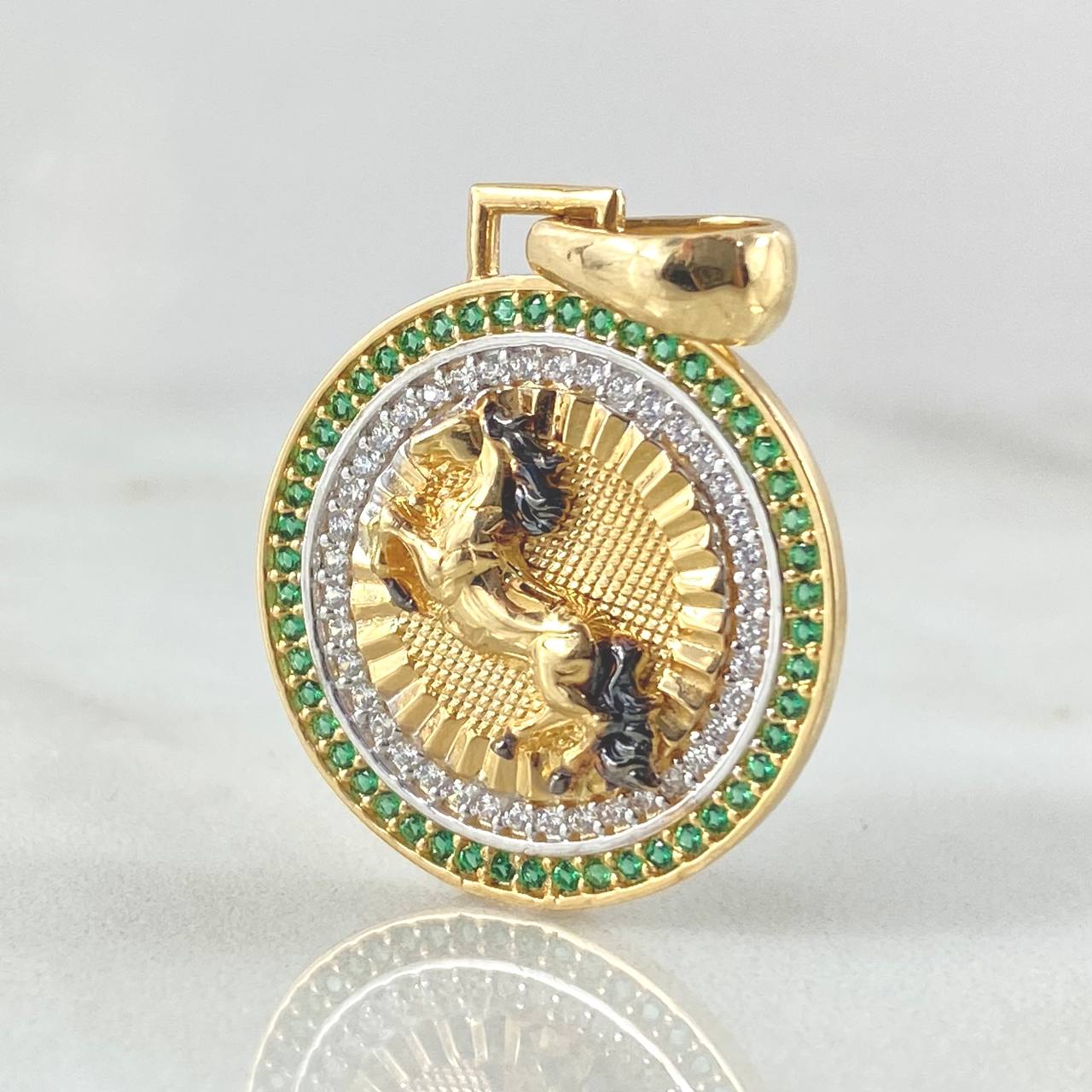 Pendant Horse Plate 4.65gr / 1.2in / 18K Gold ©