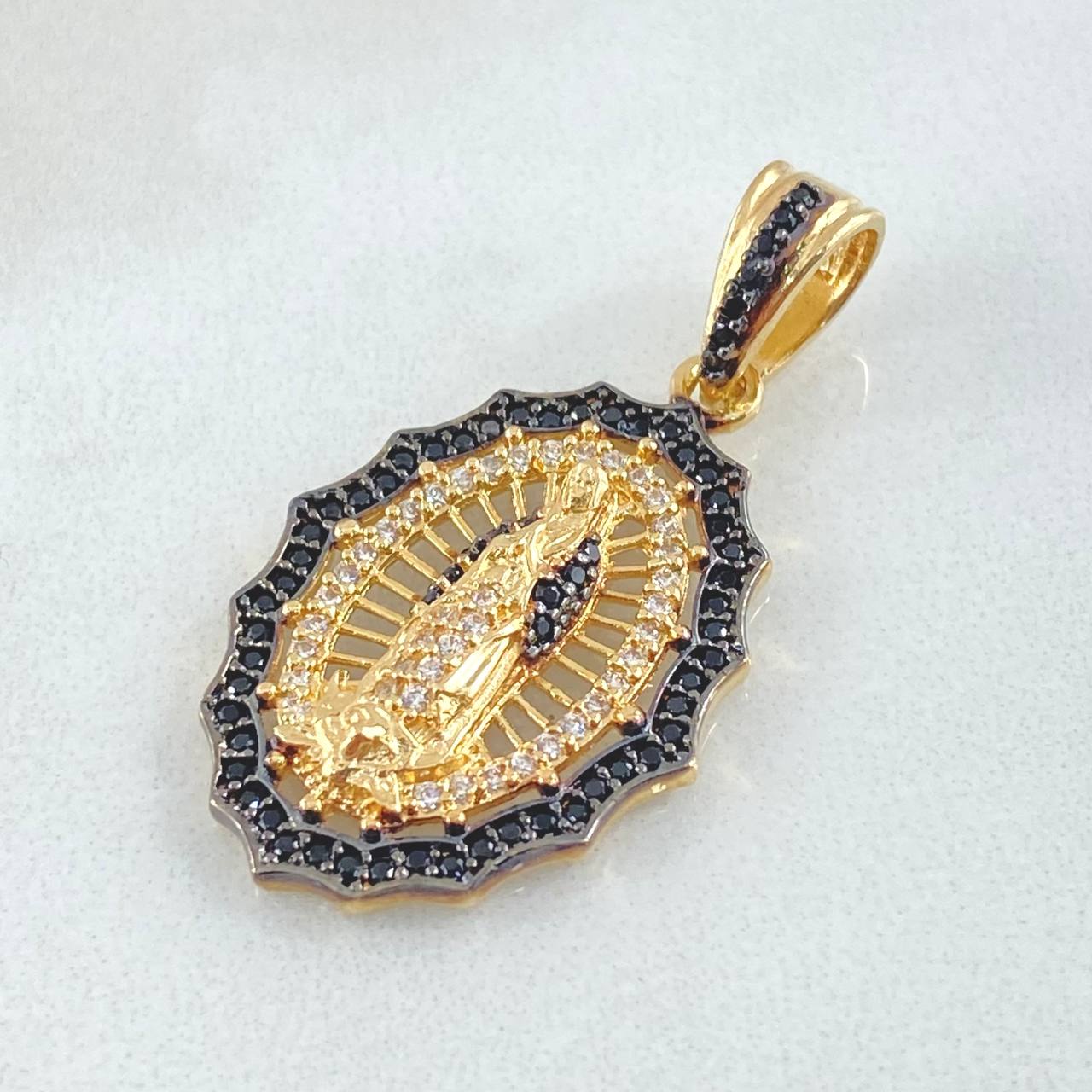 Pendant Virgin Guadalupe 4.4gr / 1.4in / 18K Gold ©