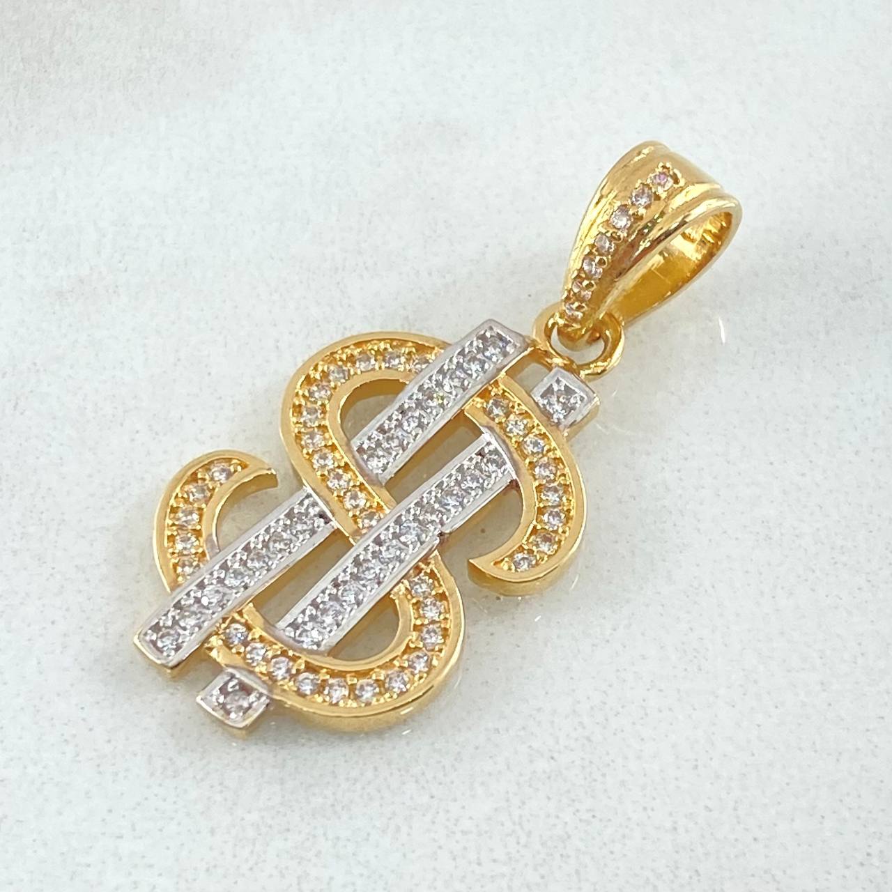 Pendant Sign Weight 3.5gr / 3.1cm / Two Tone Yellow White 18K ©