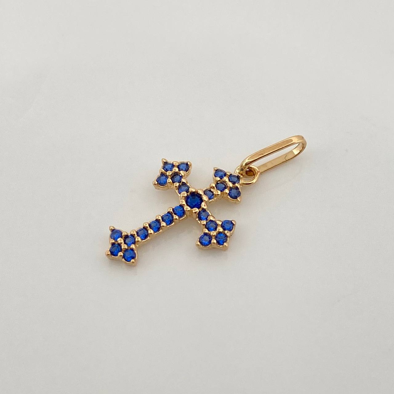 Dije Cruz Gotica 0.6gr / 3/4 in / Oro Amarillo 18K %