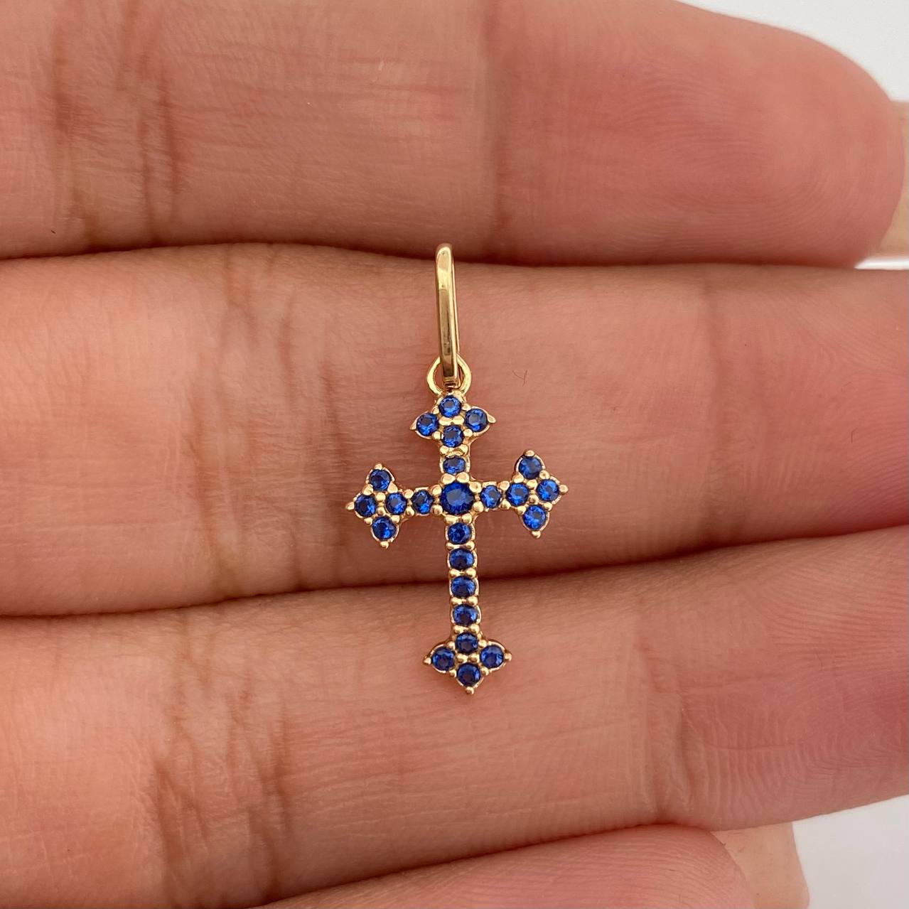 Dije Cruz Gotica 0.6gr / 3/4 in / Oro Amarillo 18K %