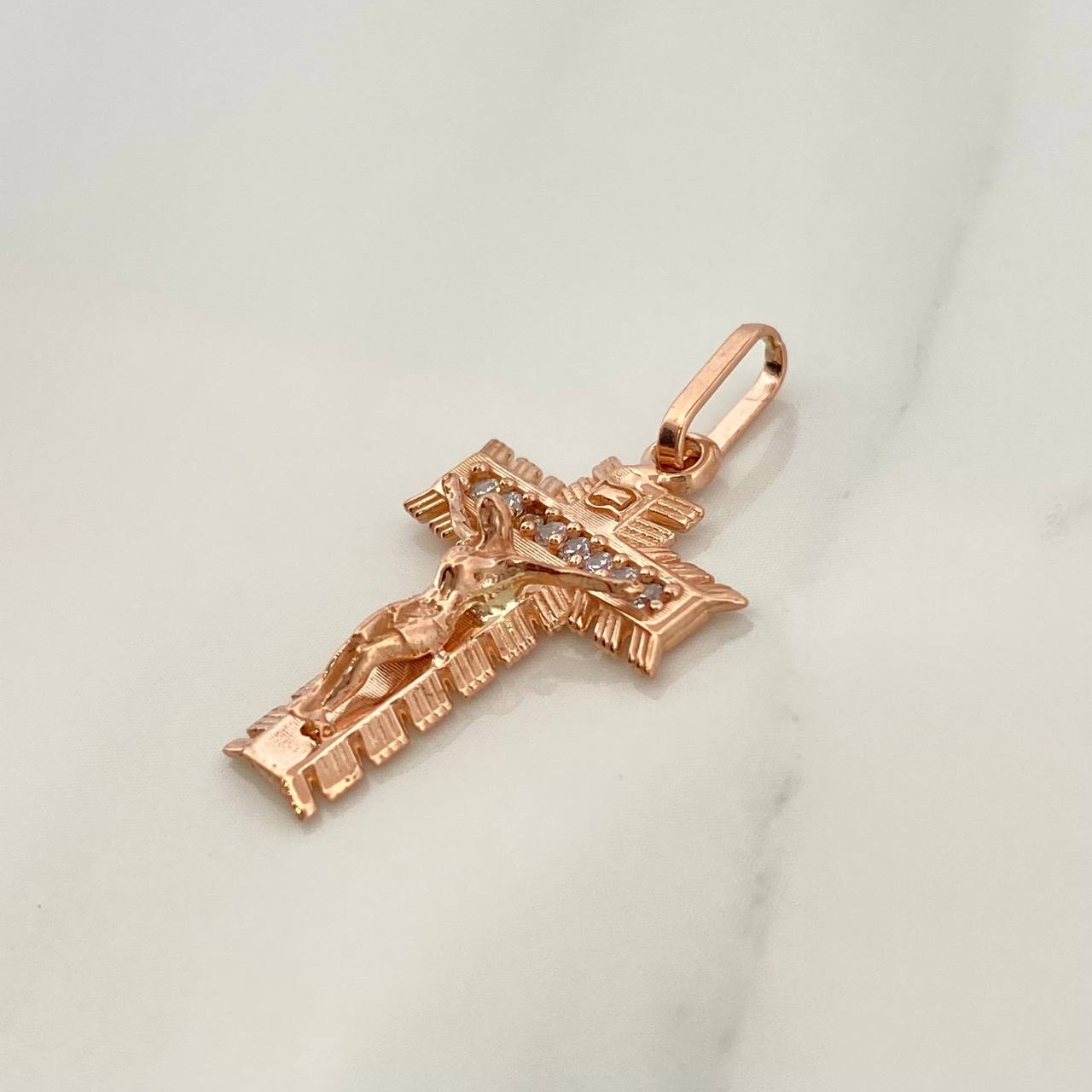 Dije Cruz Señor De Los Milagros 2.1gr / 1 in / Oro Rosa 18K %