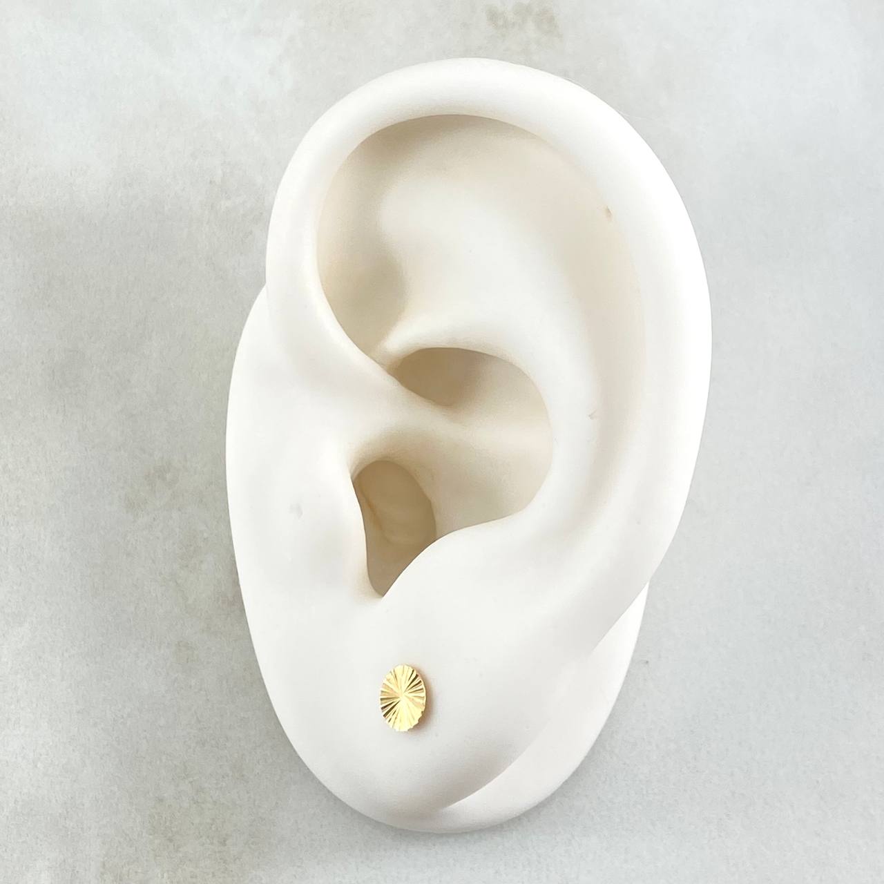 Stud Earrings 0.7gr / 6.3mm Diamond Cut 18K Gold