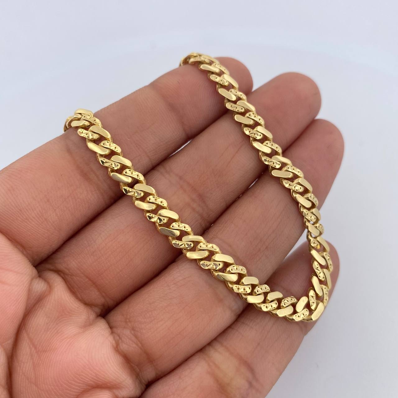 Pulso Cubano Infinito 7.35gr / 20.3cm / 4.9mm Diamantada Oro Amarillo +2 18K &