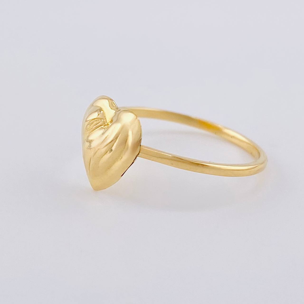 Anillo Corazón Sobresalto Lineal 1.25 g / T7 Oro Amarillo 18K