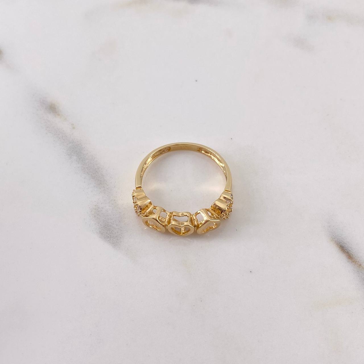 Hearts Ring 2.45gr / Size 6 3/4 / White Zircons 18K Yellow Gold $