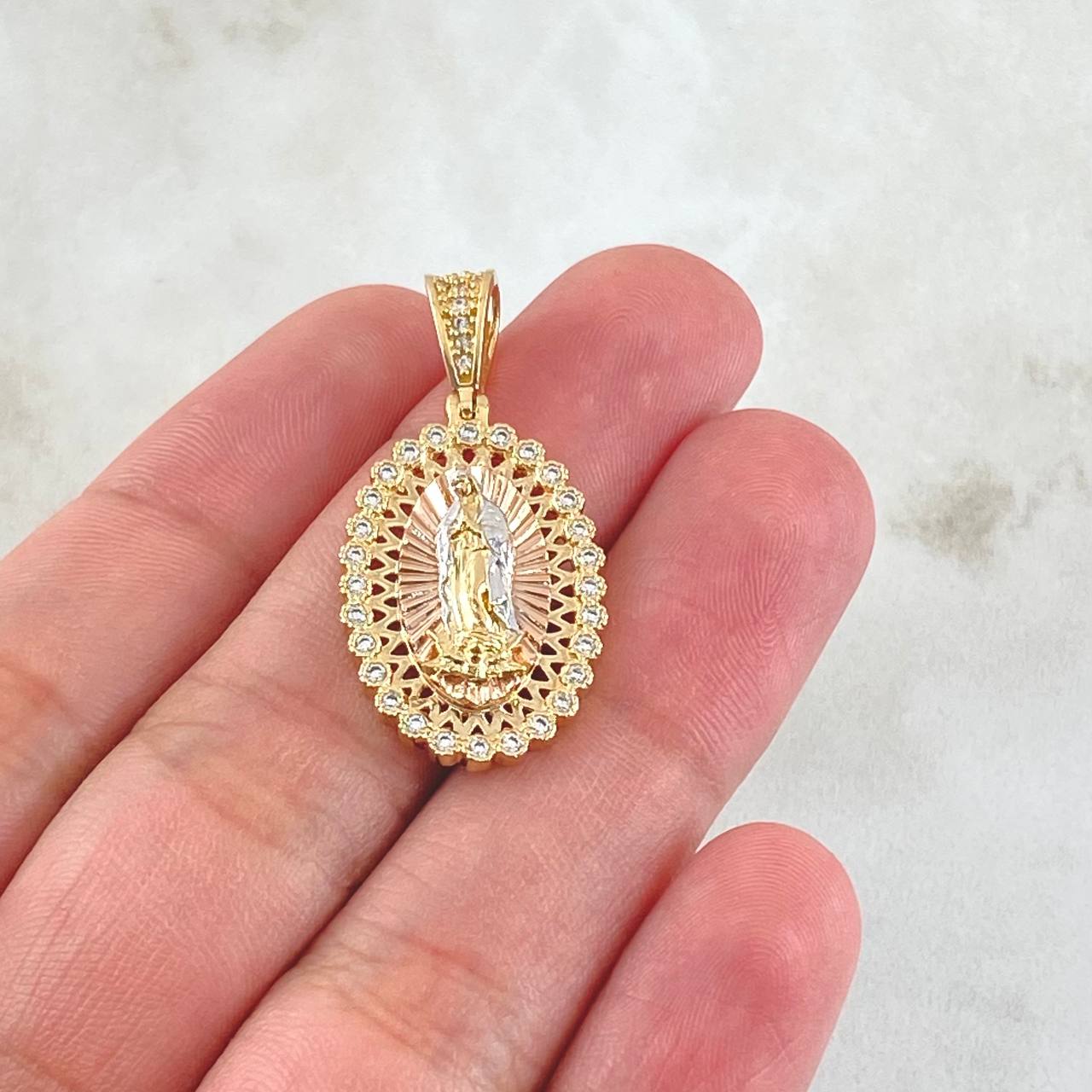 Dije Virgen Guadalupe 4.6gr / 3.5cm / Tres Oros 18K ©