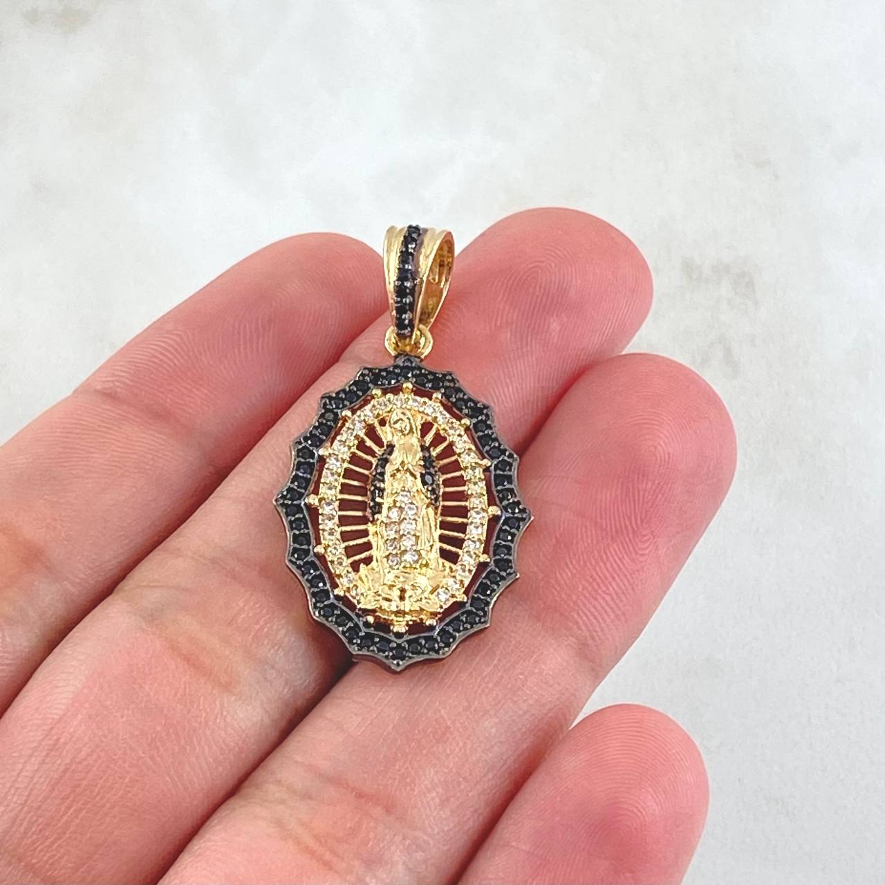 Pendant Virgin Guadalupe 4.4gr / 1.4in / 18K Gold ©