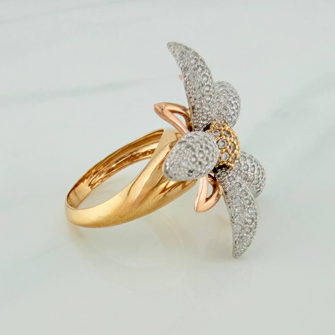 Anillo Flor 9.4gr / T6 1/4 /Tres Oros 18K $
