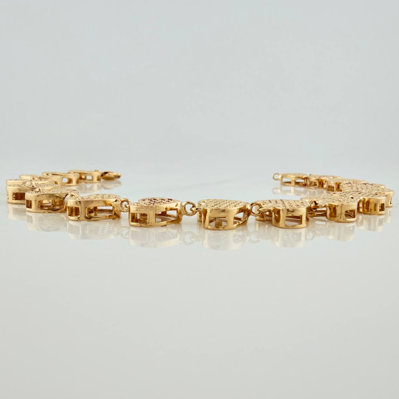 Pulso Corazones 22.1gr / 8 in / 10.8mm Oro Amarillo 18K $