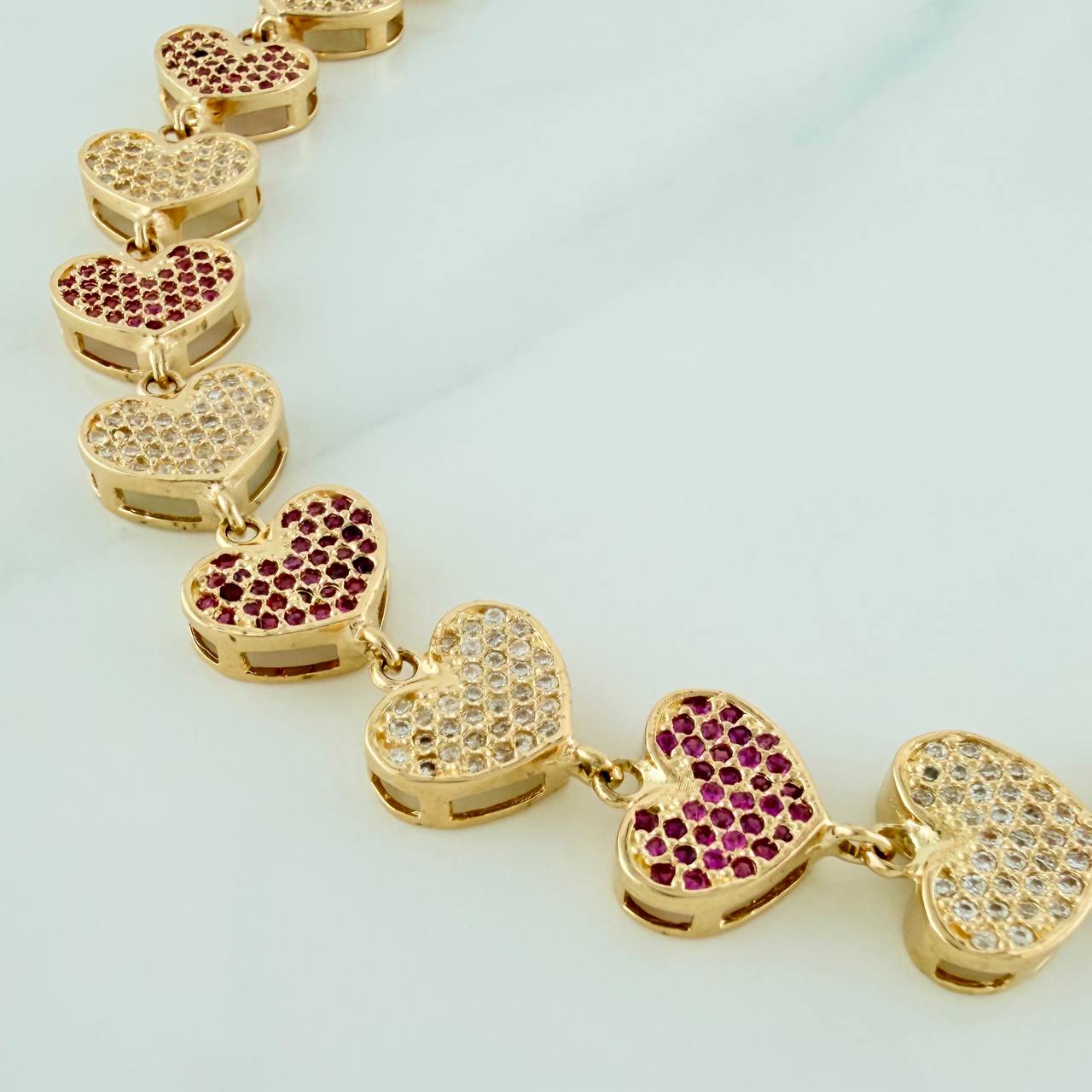 Pulso Corazones 22.1gr / 8 in / 10.8mm Oro Amarillo 18K $