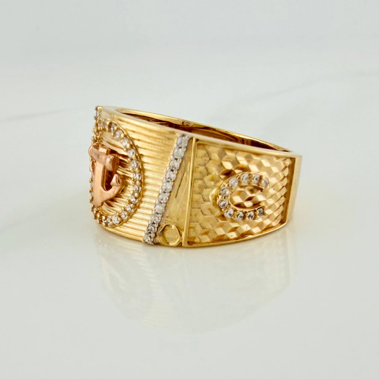 Anchor Ring 10.5gr / T10 / Three 18K Golds $