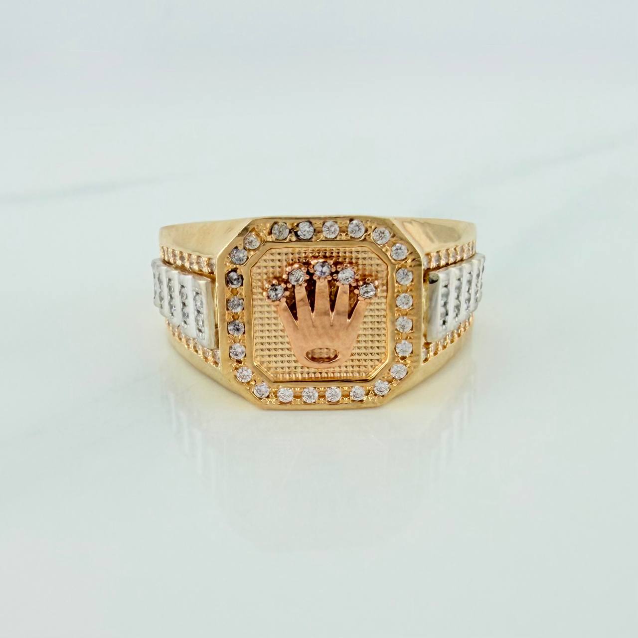 Anillo Corona 7.55gr / T9 1/4 / Tres Oros 18K $