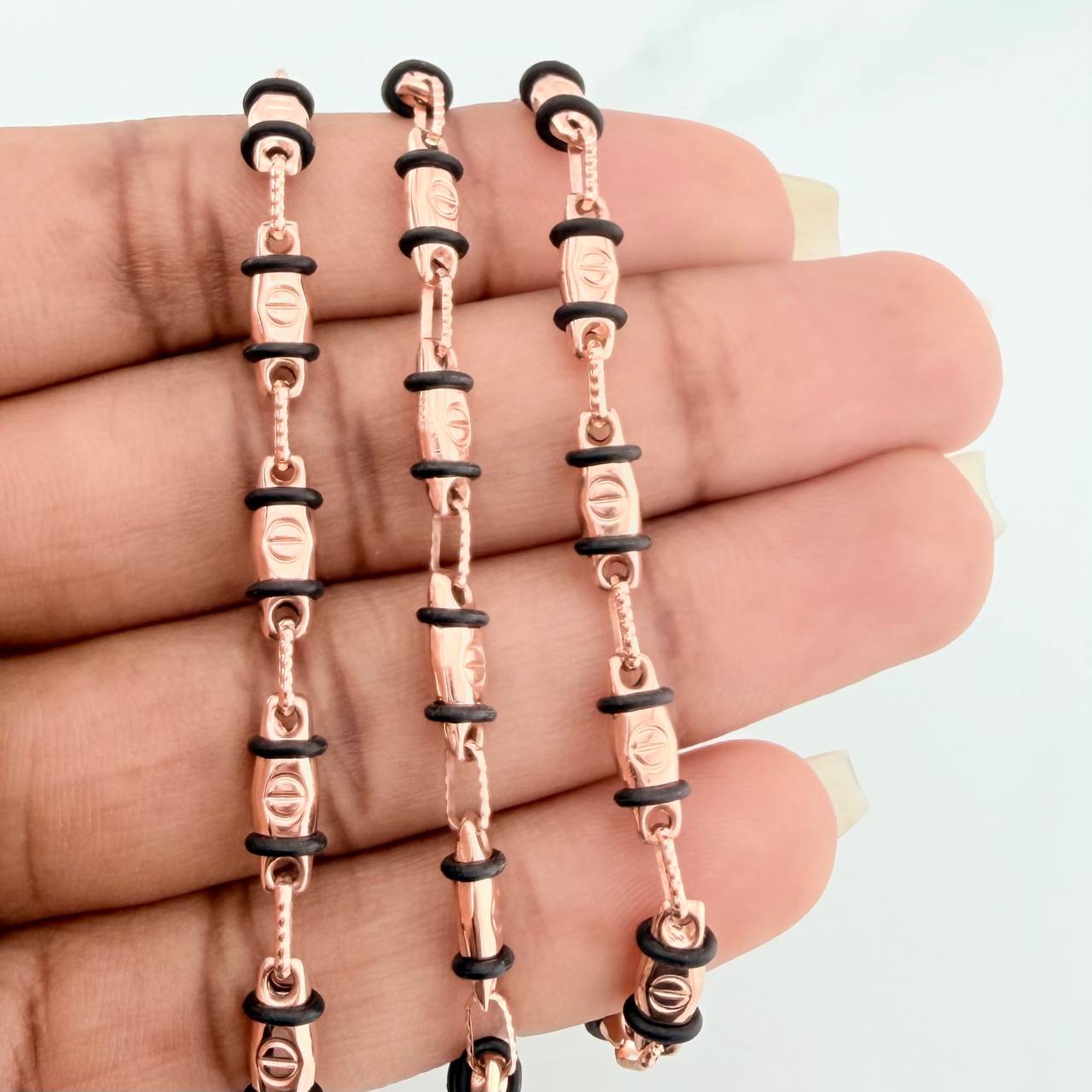 Cadena Rustica Tornillo 14.5gr / 28 in / 4mm Oro Rosa 18K %