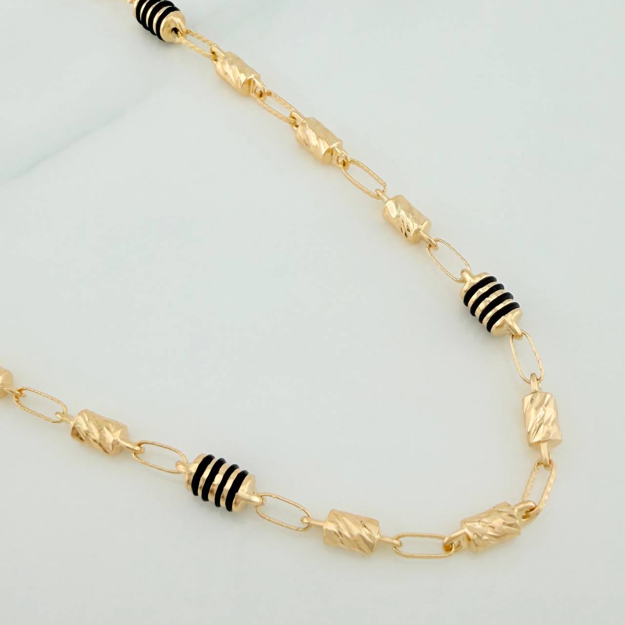 Cadena Rustica Barril Cilindro 12.6gr / 24 in / 4.6mm Oro Amarillo 18K %