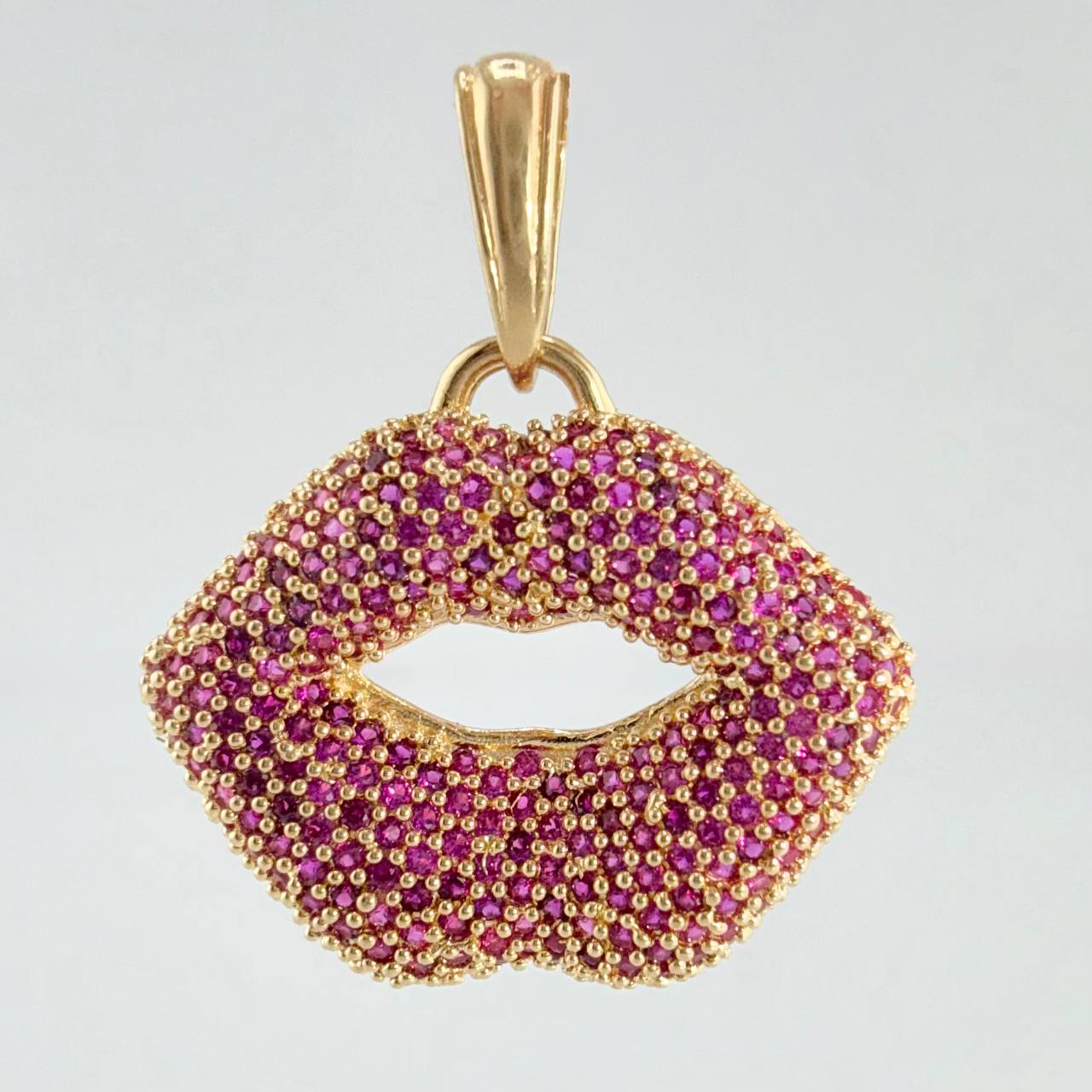 Pendant Lips 5.25gr / 1 1/4 in / 18K Yellow Gold