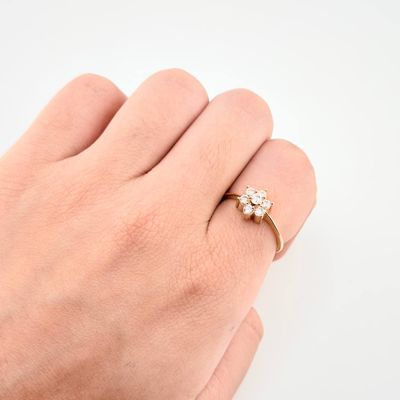 Anillo Flor Seis Petalos 3.35gr / T7 1/4 / Oro Amarillo 18K *