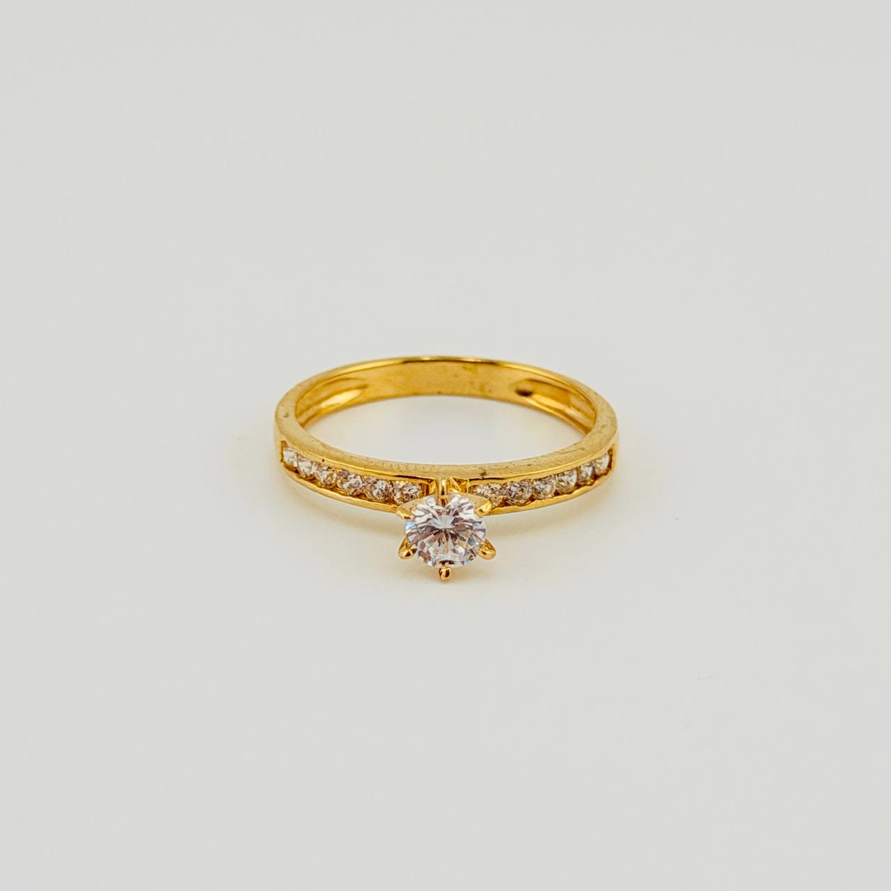 Dense Solitaire Ring 2.65gr / T7 1/2 / Yellow Gold 18K *