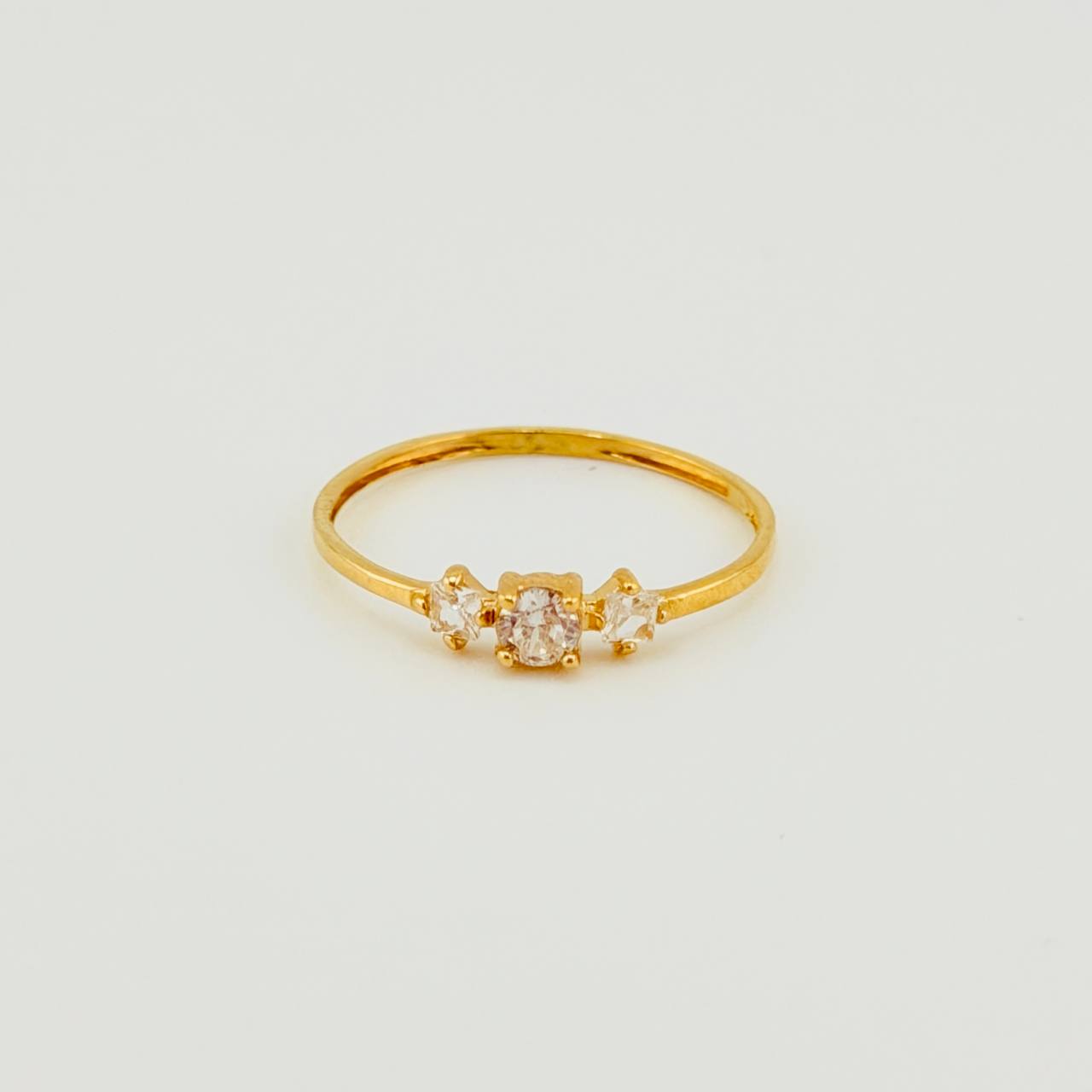 Trio Solitaire Ring 0.75gr / T5 / Yellow Gold 18K *