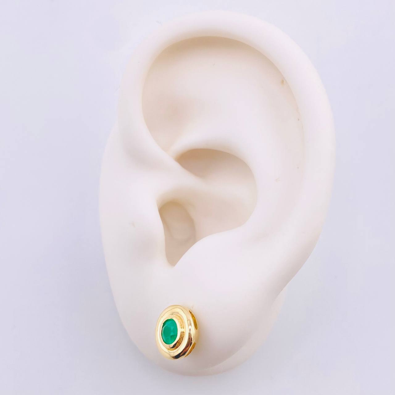 Topos Donal Lisa Esmeraldas 36pts 2.5gr / 8mm Oro Amarillo 18K ©