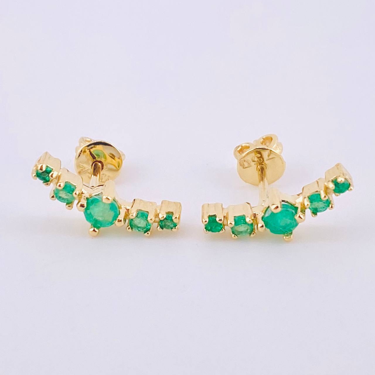 Topos Curva Solar Esmeraldas 39pts 2.2gr / 1/2 in / Oro Amarillo 18K ©