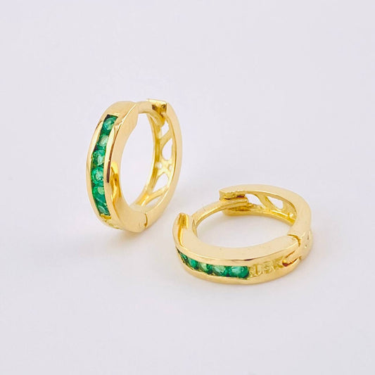 Candongas Carril Interno Esmeraldas 35pts 3gr / 1/2 in / Oro Amarillo 18K ©