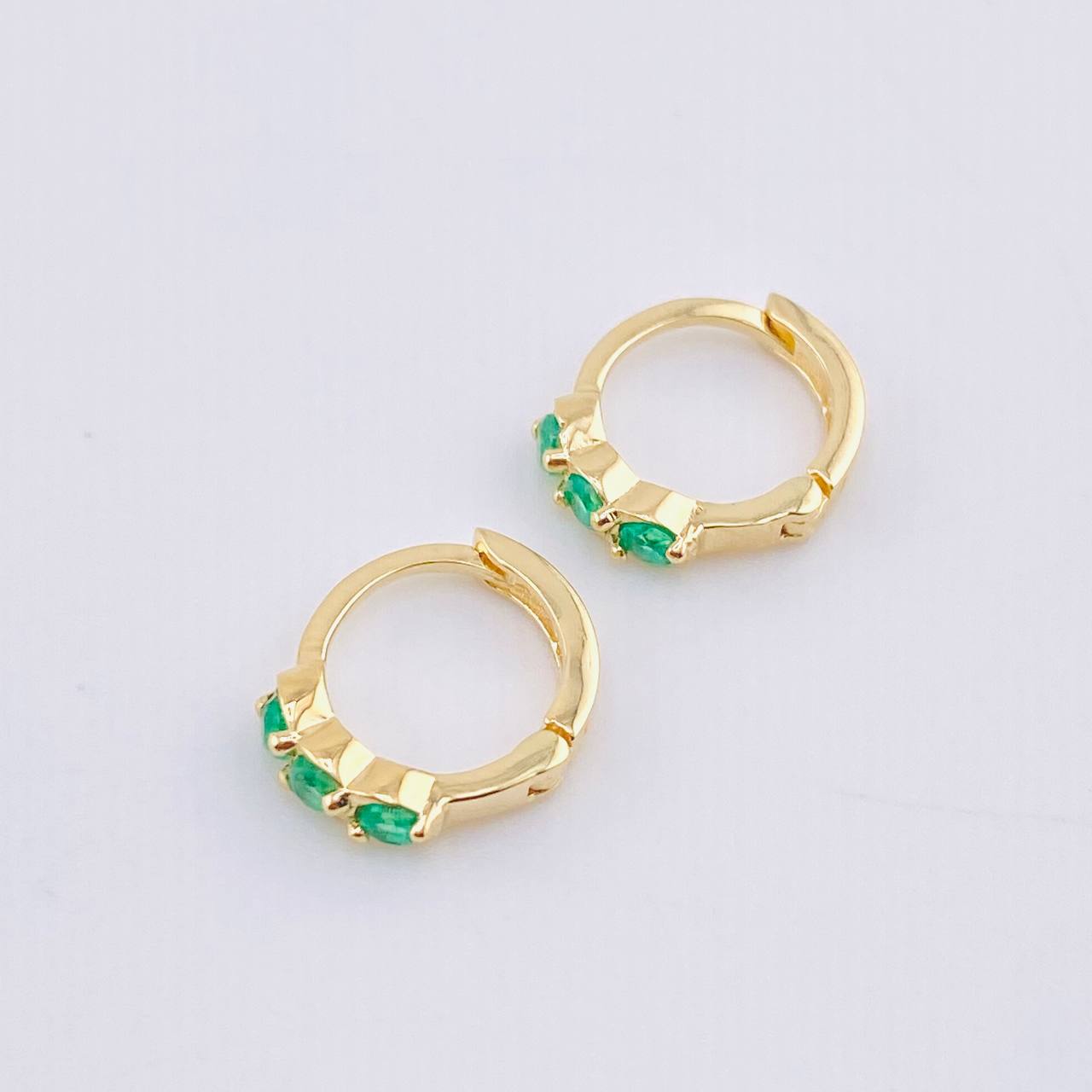 Candongas Trio Abultado Esmeraldas 31pts 1.65gr / 1/2 in / Oro Amarillo 18K *