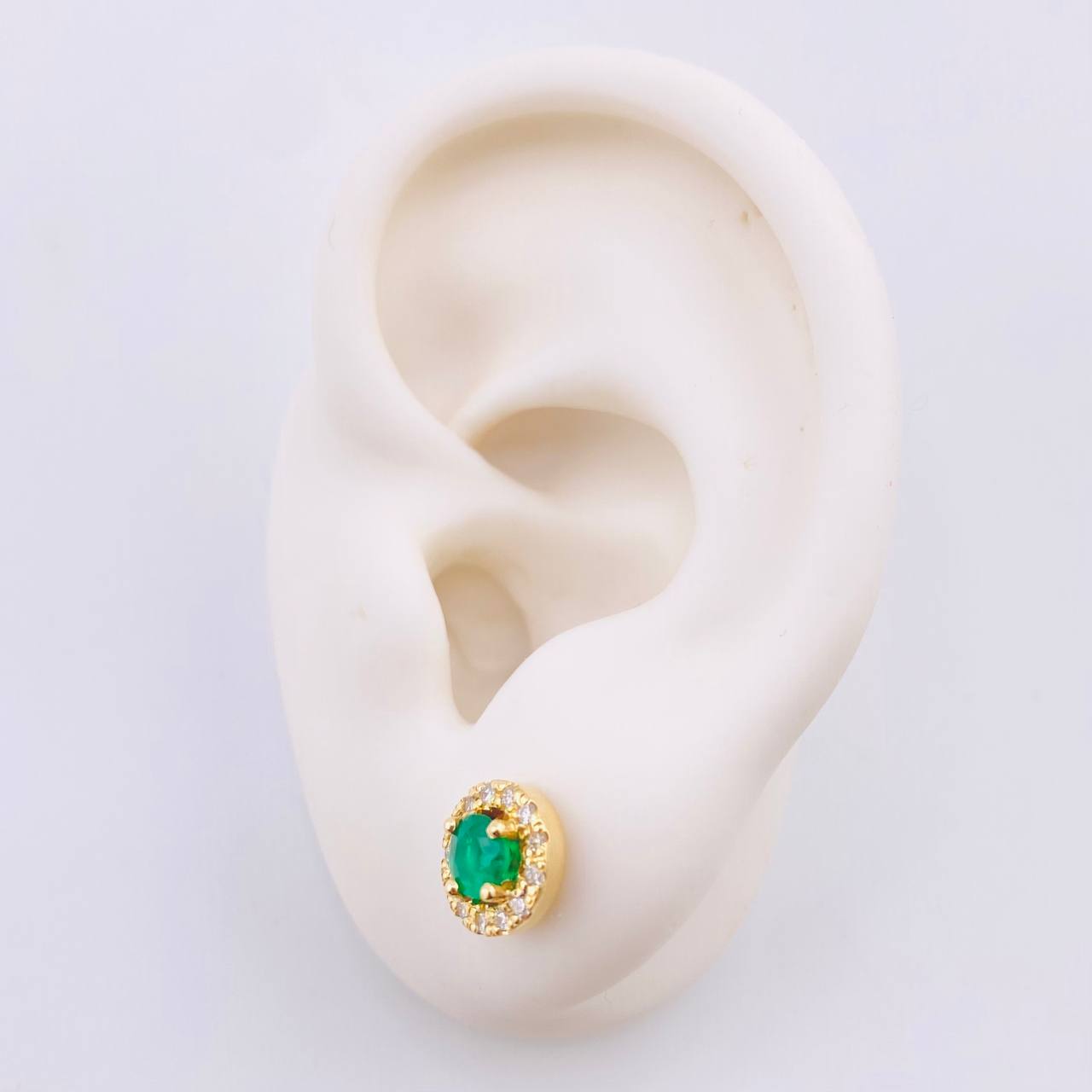 Topos Circulo Sobre Puesto Esmeraldas 80pts Diamantes 40pts 3.1gr / 7mm Oro Amarillo 18K *