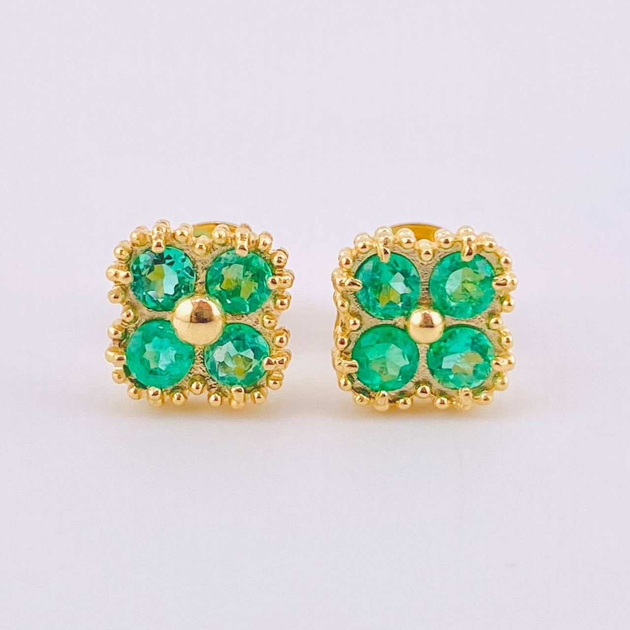 Topos Flor Trebol Esmeraldas 50pts 3.25gr / 8mm Oro Amarillo 18K ©