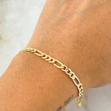 Figaro Bracelet 3.55gr / 8.1in / 18K Gold +1$