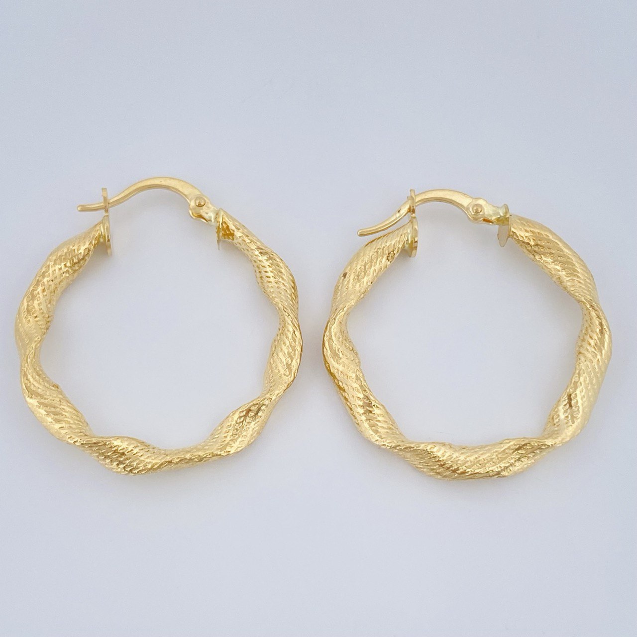 Hoop Earrings Tori 2.8gr / 1.2in / 18K Gold Yellow &