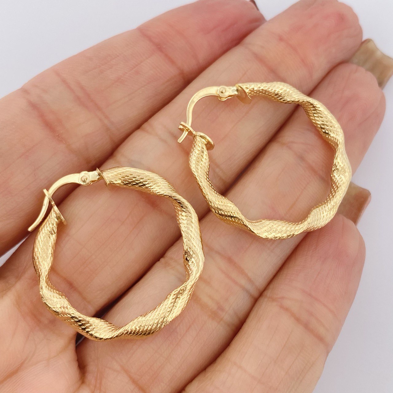 Hoop Earrings Tori 2.8gr / 1.2in / 18K Gold Yellow &