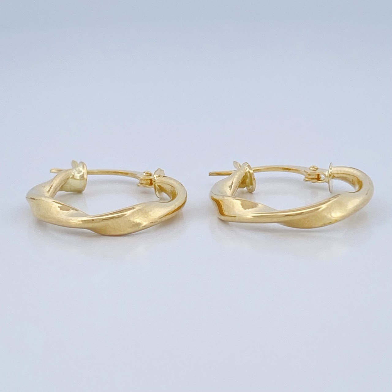 Milu Hoop Earrings 1.35gr / 0.8in / 18K Gold